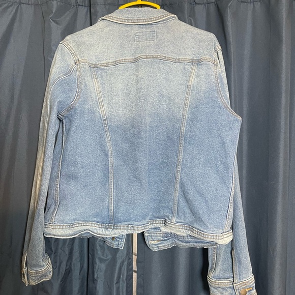 Universal Thread Light Blue Jean Jacket - Picture 2 of 3